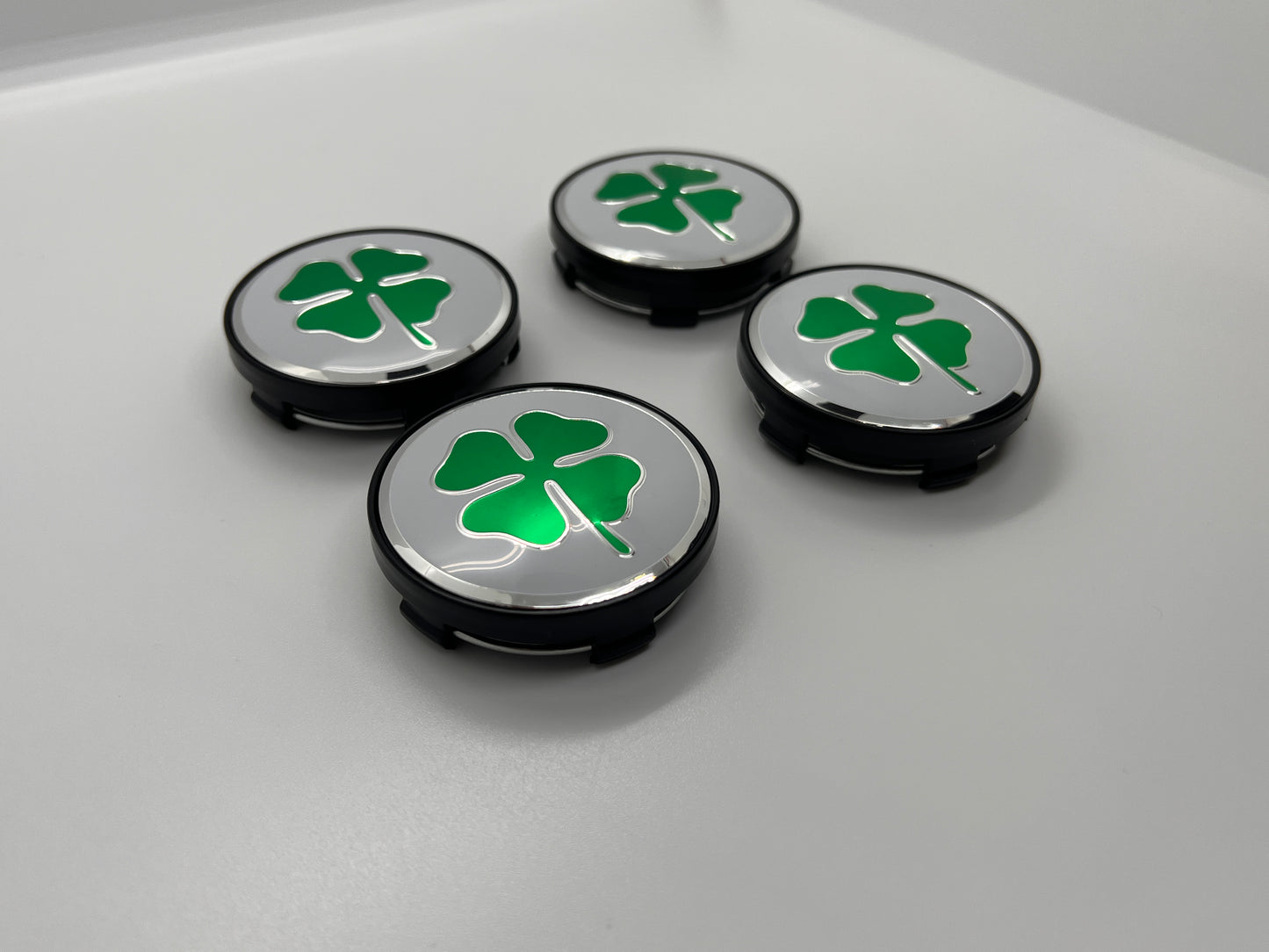Alfa Romeo White + Black Base Clover Emblem Badge Wheel Caps for Giulietta Giulia Mito 156 147 Spider Brera