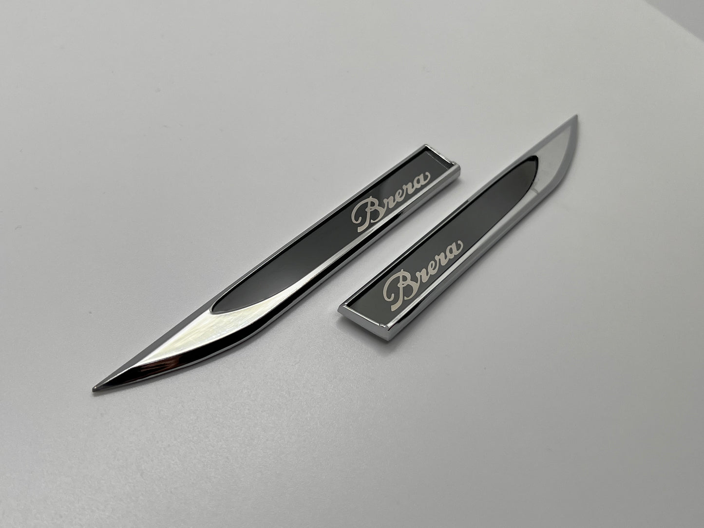 Alfa Romeo Brera 2pcs Fender Side Emblem Badge set
